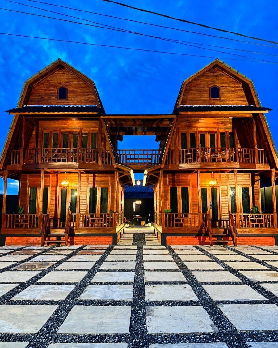 Noerbaya House Bukittinggi Villa Exterior photo
